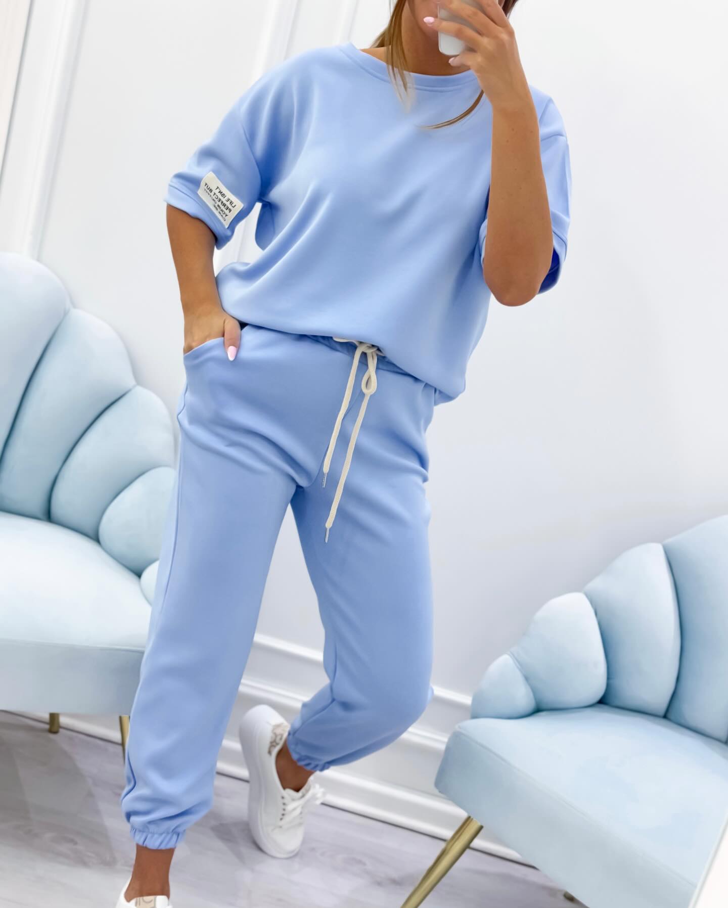 Conjunto casual de mujer con top y pantalón lisos.-ES