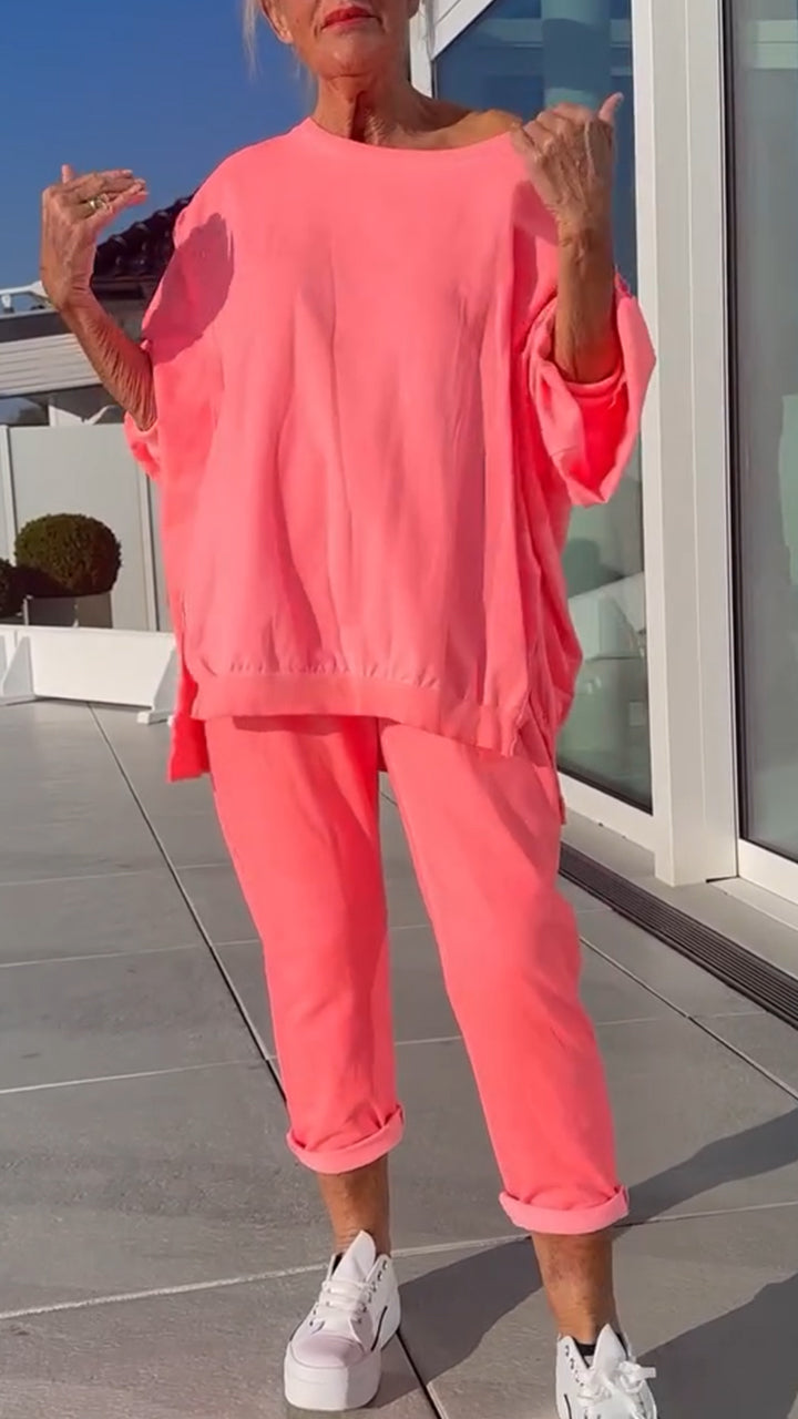 Traje casual de verano para mujer con cuello redondo y abertura en color claro.-ES
