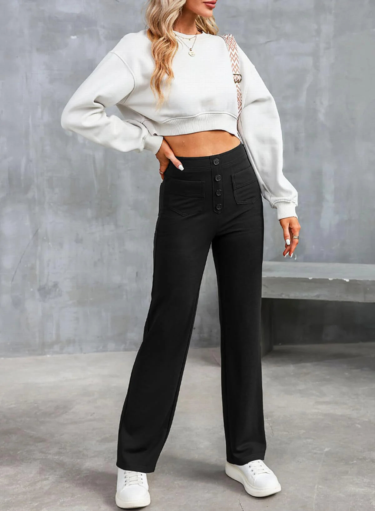 Pantalones elásticos con muchos bolsillos.-ES